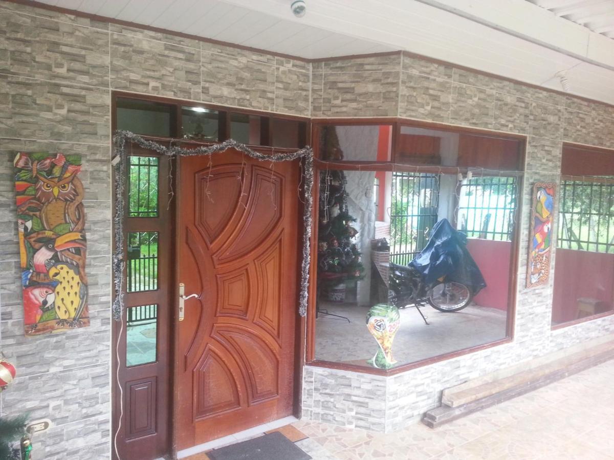 Hostal Selvatrip Leticia Esterno foto